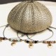 Bracelet cordon CALANQUES Oursin perles rouge grenat